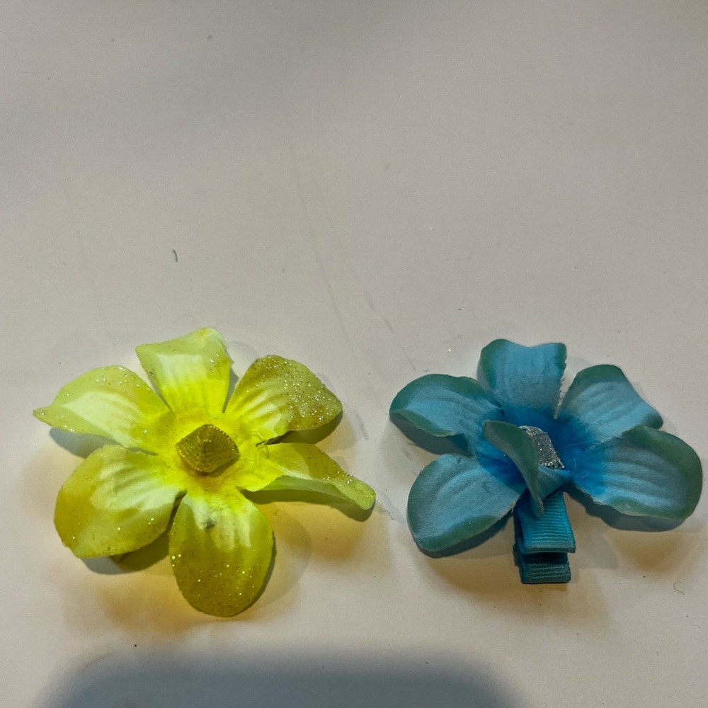 💐2 for $15💐 Yellow & Blue Flower hair clip ons - Picture 2 of 7